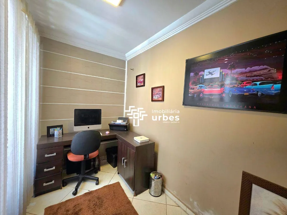 Casa, 3 quartos, 247 m² - Foto 1