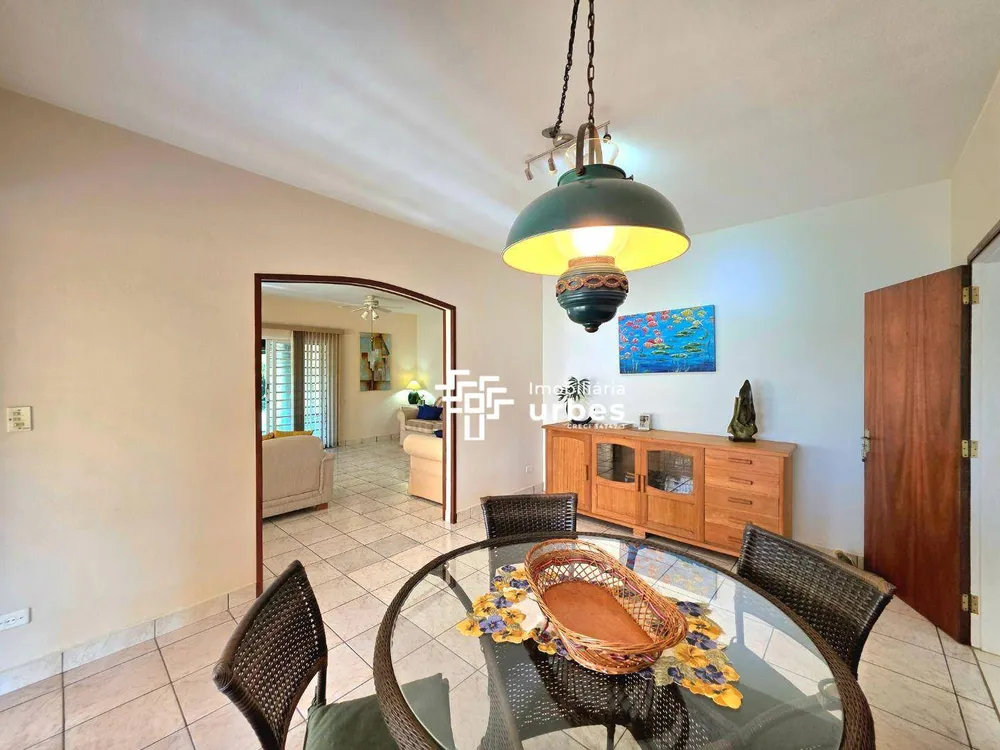 Chácara, 3 quartos, 2240 m² - Foto 3