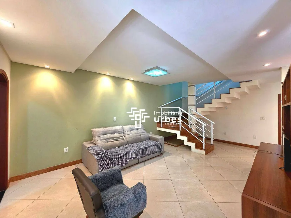 Casa, 6 quartos, 341 m² - Foto 1