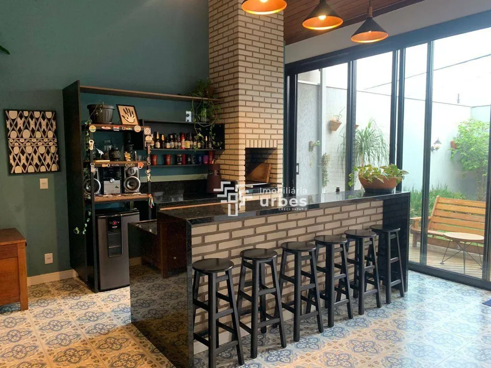 Casa, 3 quartos, 250 m² - Foto 1