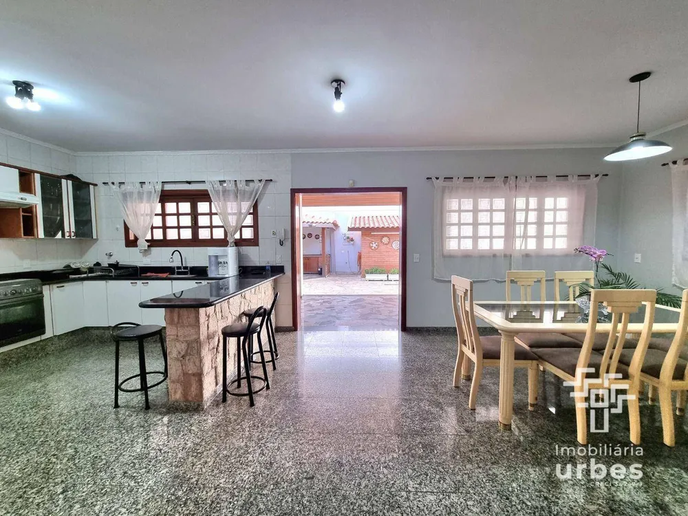 Casa, 3 quartos, 240 m² - Foto 8