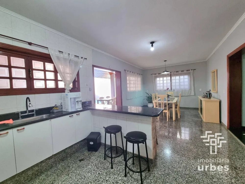 Casa, 3 quartos, 240 m² - Foto 10