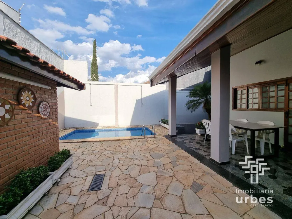 Casa, 3 quartos, 240 m² - Foto 11