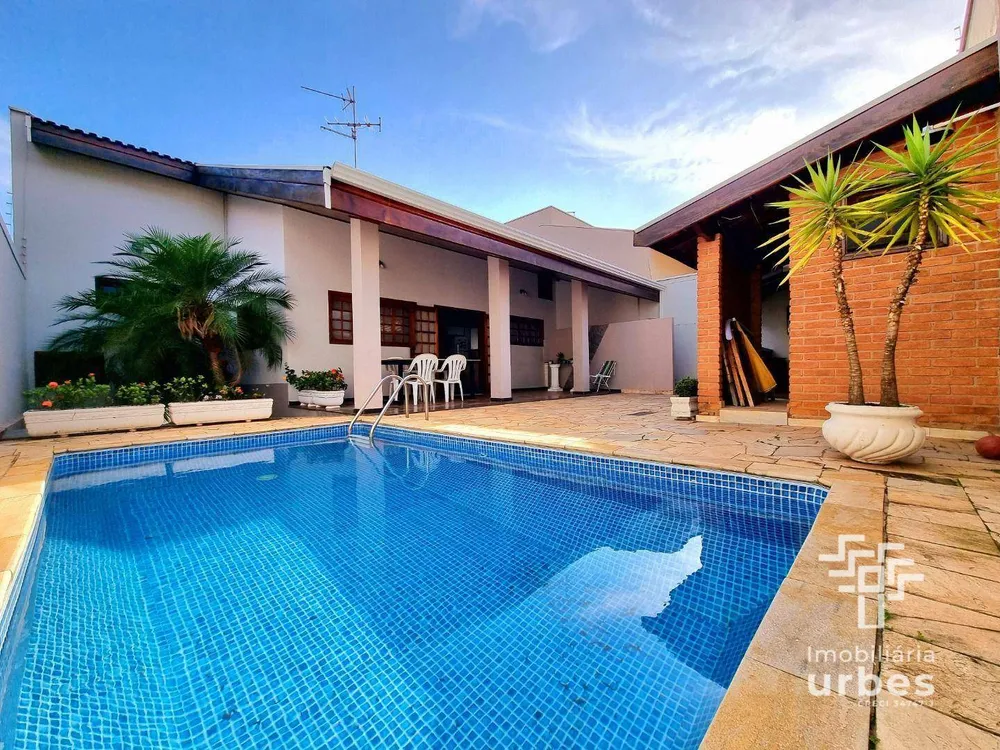 Casa, 3 quartos, 240 m² - Foto 1
