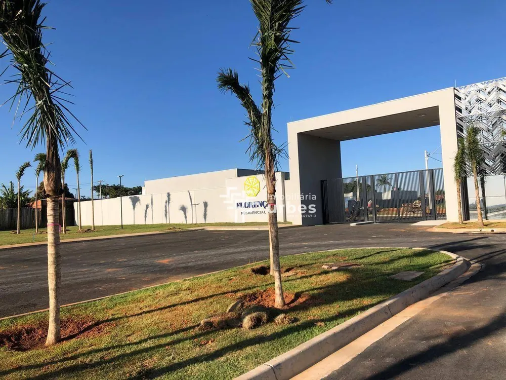 Loteamento e Condomínio, 300 m² - Foto 1