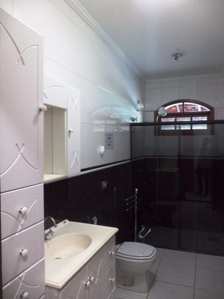 Casa à venda com 4 quartos, 238m² - Foto 4