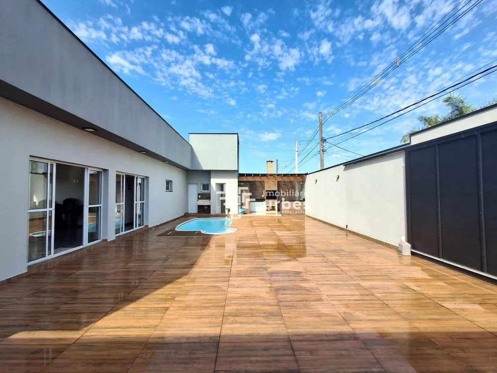 Casa, 3 quartos, 215 m² - Foto 2