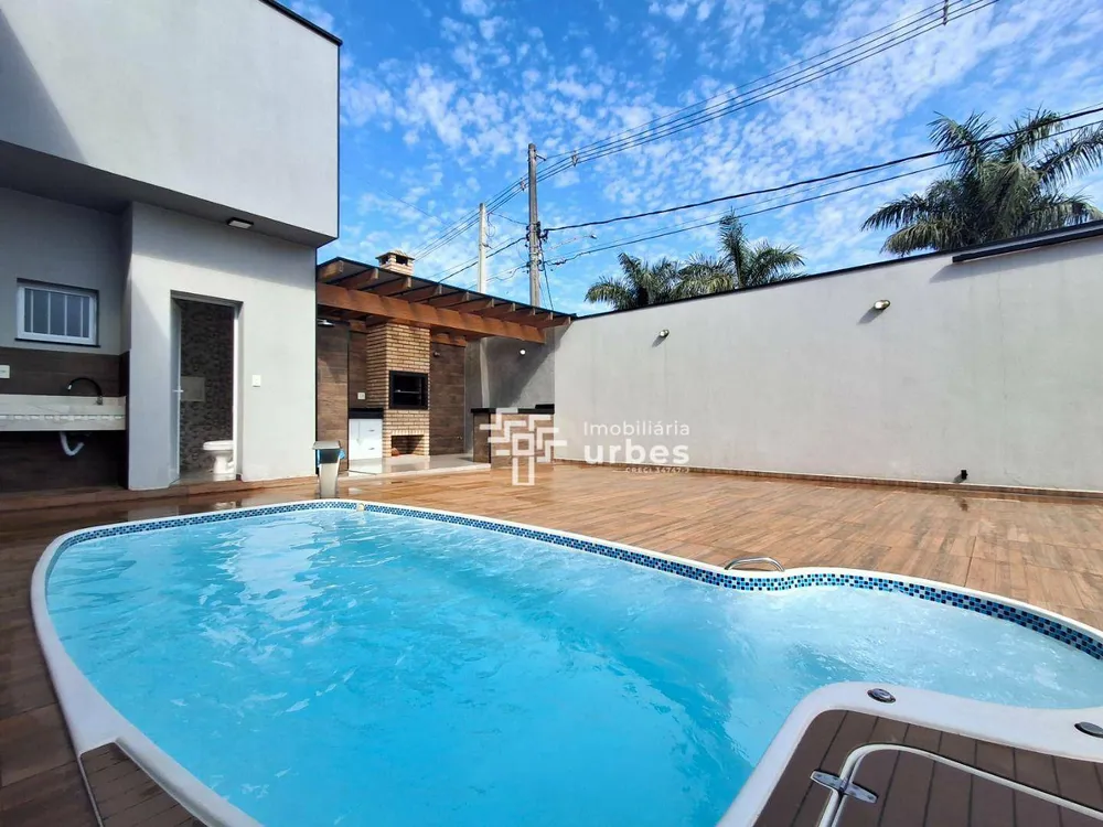 Casa, 3 quartos, 215 m² - Foto 1
