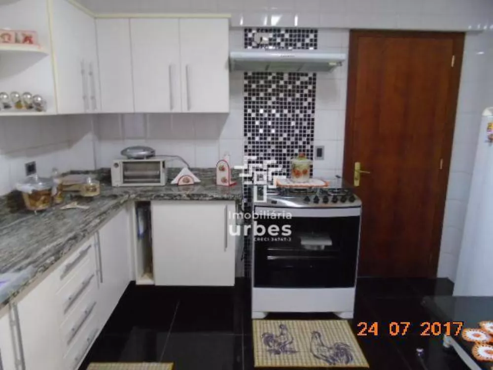 Apartamento à venda com 3 quartos, 140m² - Foto 3