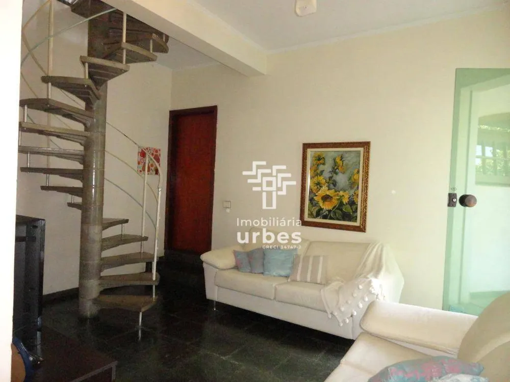 Casa, 3 quartos, 253 m² - Foto 1