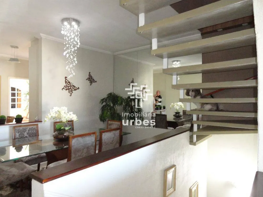 Casa, 3 quartos, 231 m² - Foto 3