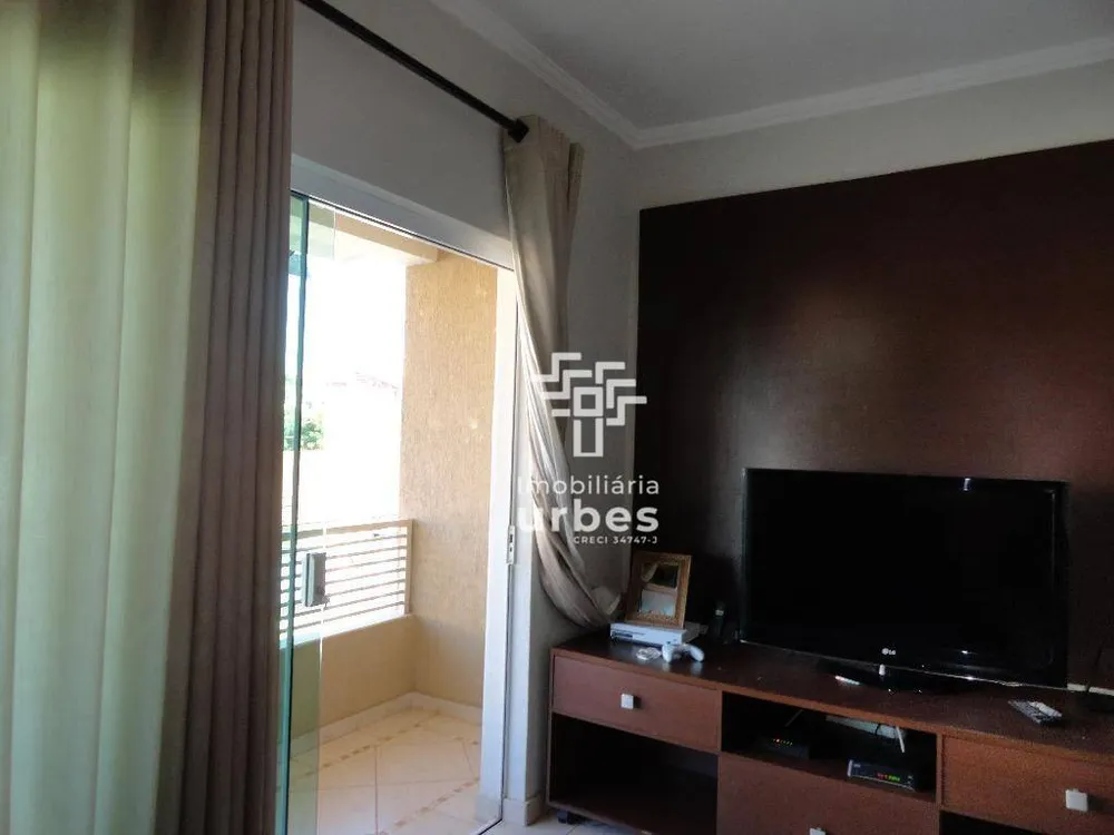 Casa, 3 quartos, 231 m² - Foto 2