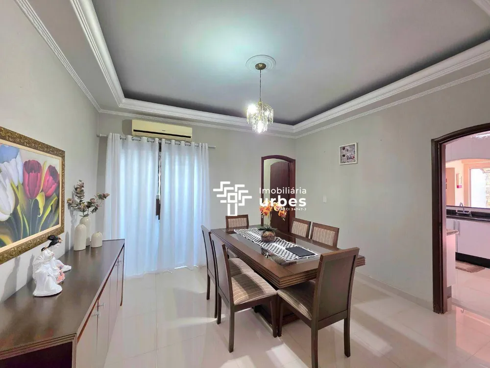 Casa, 3 quartos, 245 m² - Foto 2