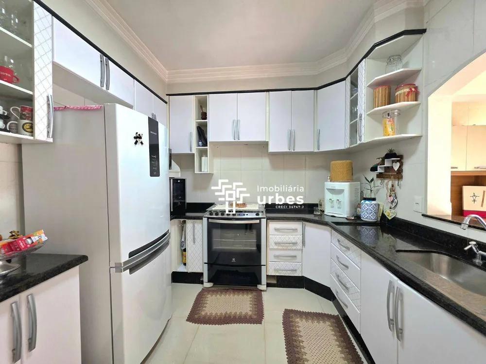 Casa, 3 quartos, 245 m² - Foto 4
