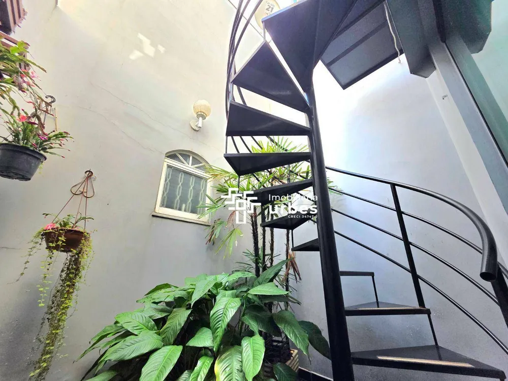 Casa, 3 quartos, 245 m² - Foto 9