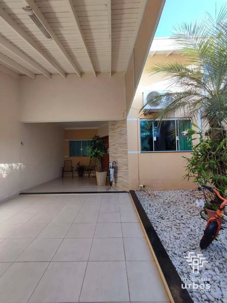 Casa à venda com 3 quartos, 110m² - Foto 2