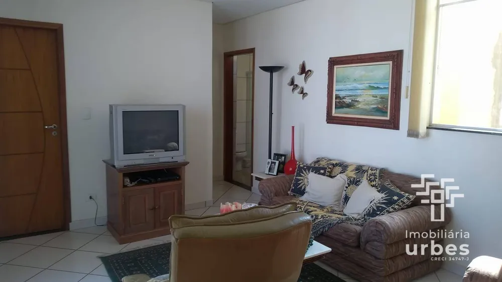 Casa, 3 quartos, 240 m² - Foto 1