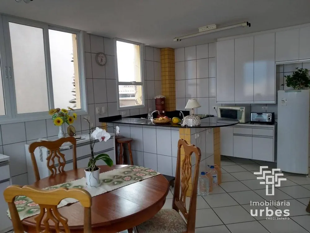 Casa, 3 quartos, 240 m² - Foto 4