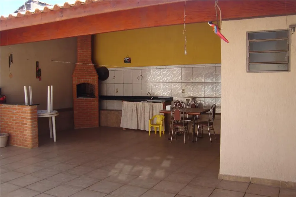 Casa, 3 quartos, 214 m² - Foto 2