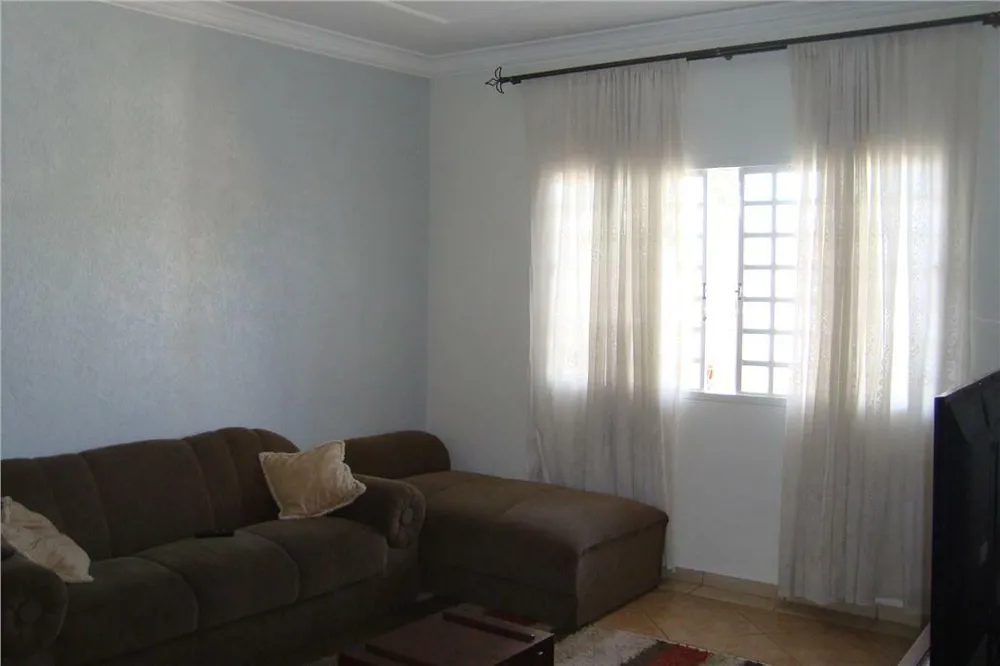 Casa, 3 quartos, 214 m² - Foto 1