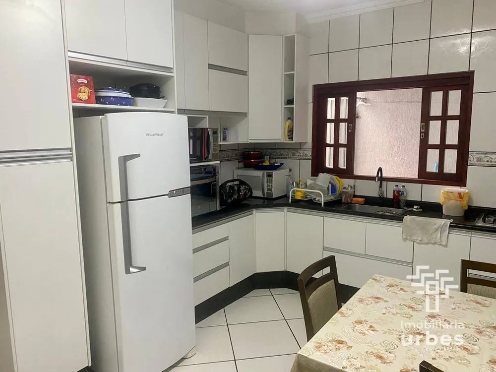 Casa, 4 quartos, 164 m² - Foto 3