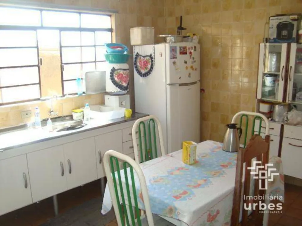 Casa, 6 quartos, 210 m² - Foto 2