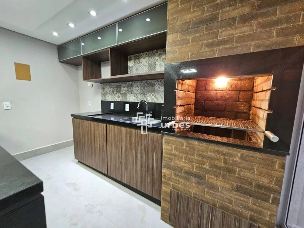 Casa, 4 quartos, 220 m² - Foto 1