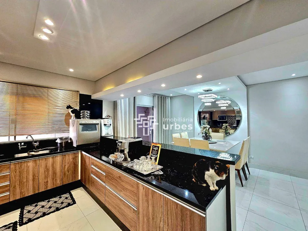 Casa, 3 quartos, 243 m² - Foto 4