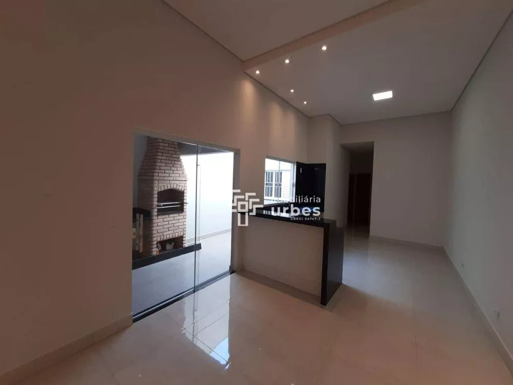 Casa à venda com 3 quartos, 134m² - Foto 1