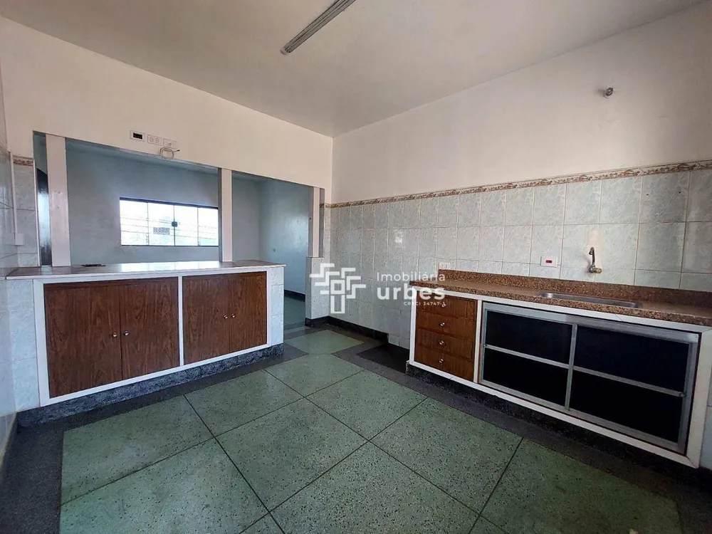 Casa, 4 quartos, 221 m² - Foto 2