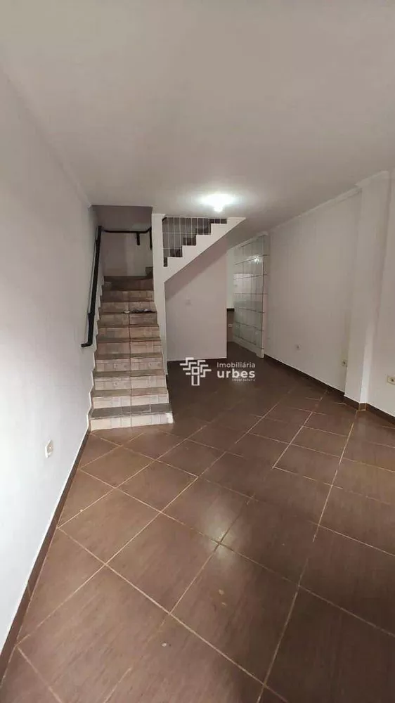 Casa à venda com 3 quartos, 65m² - Foto 1