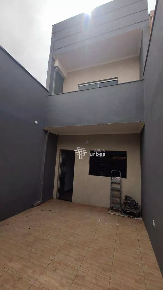 Casa à venda com 3 quartos, 65m² - Foto 2