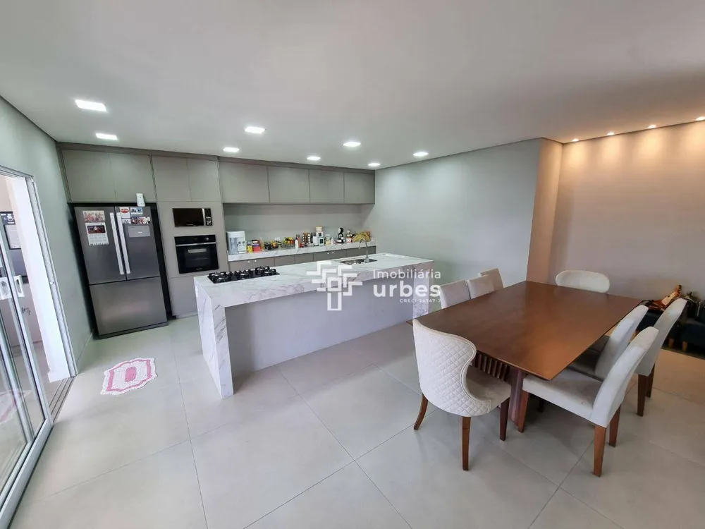 Casa, 3 quartos, 240 m² - Foto 1
