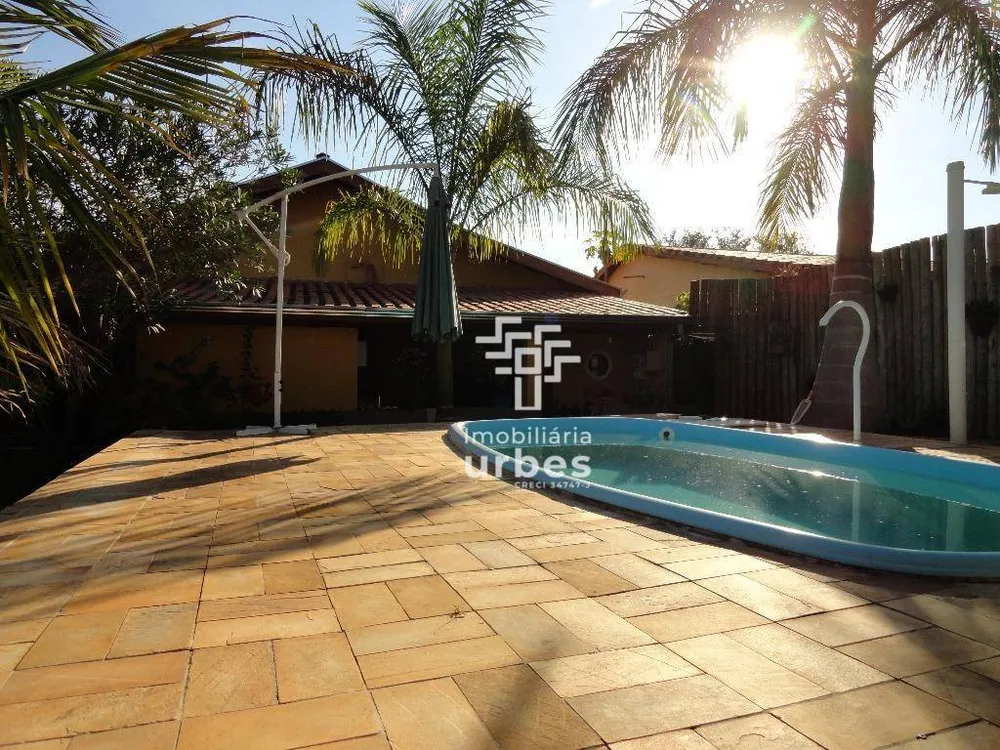 Chácara, 3 quartos, 1200 m² - Foto 1