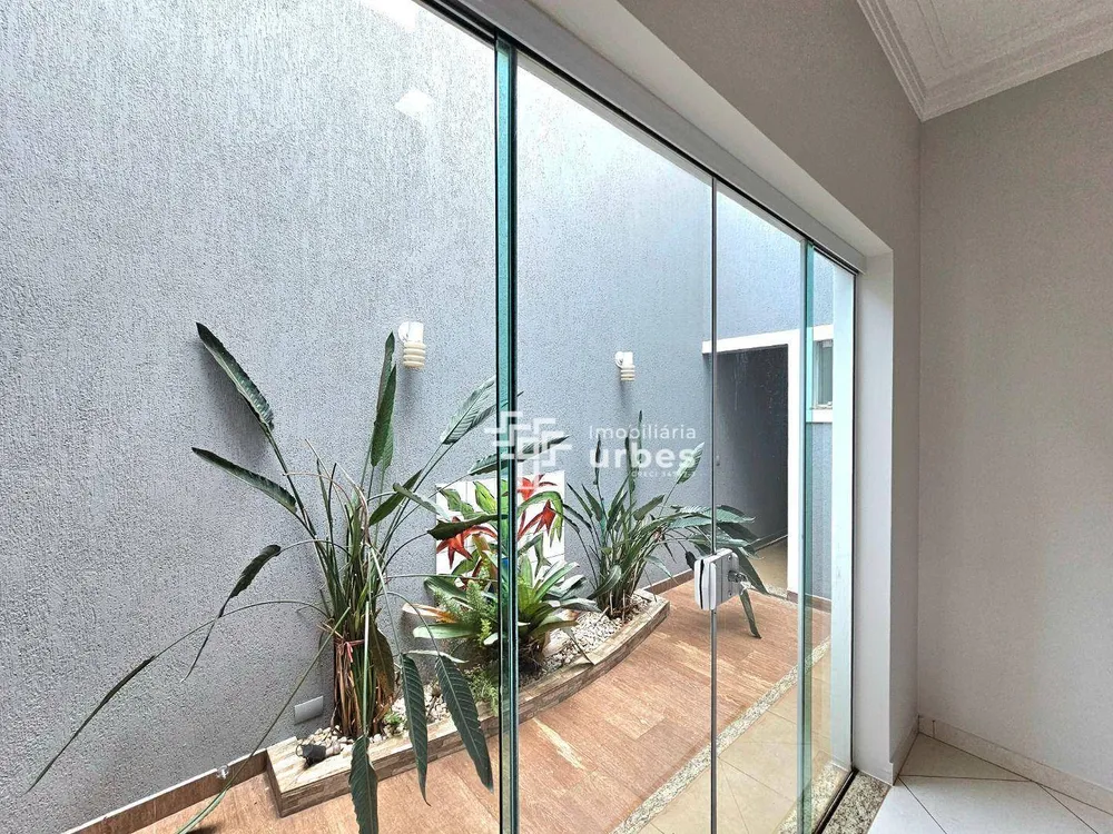 Casa, 3 quartos, 212 m² - Foto 2