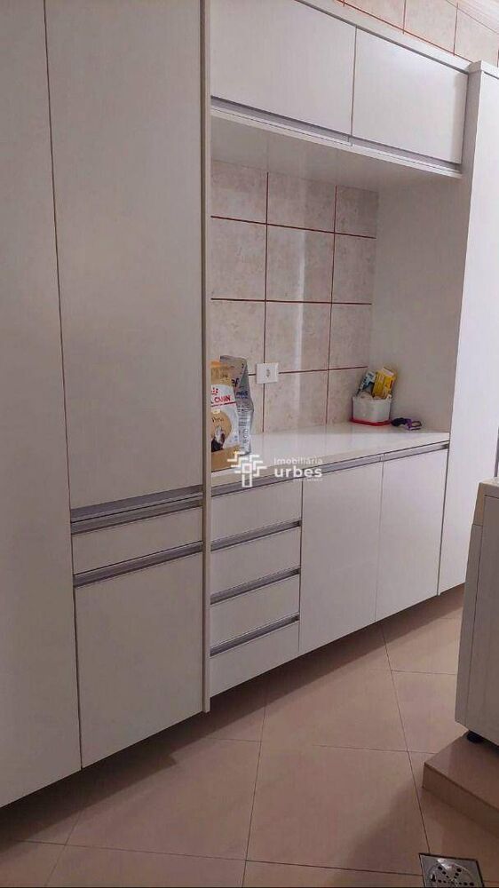 Casa à venda com 3 quartos, 204m² - Foto 5