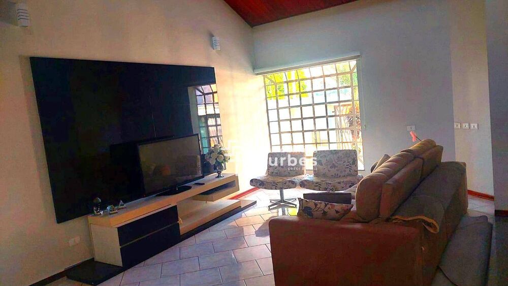 Casa à venda com 3 quartos, 204m² - Foto 4
