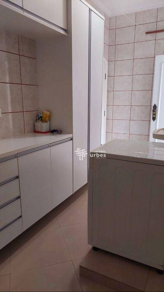 Casa à venda com 3 quartos, 204m² - Foto 19