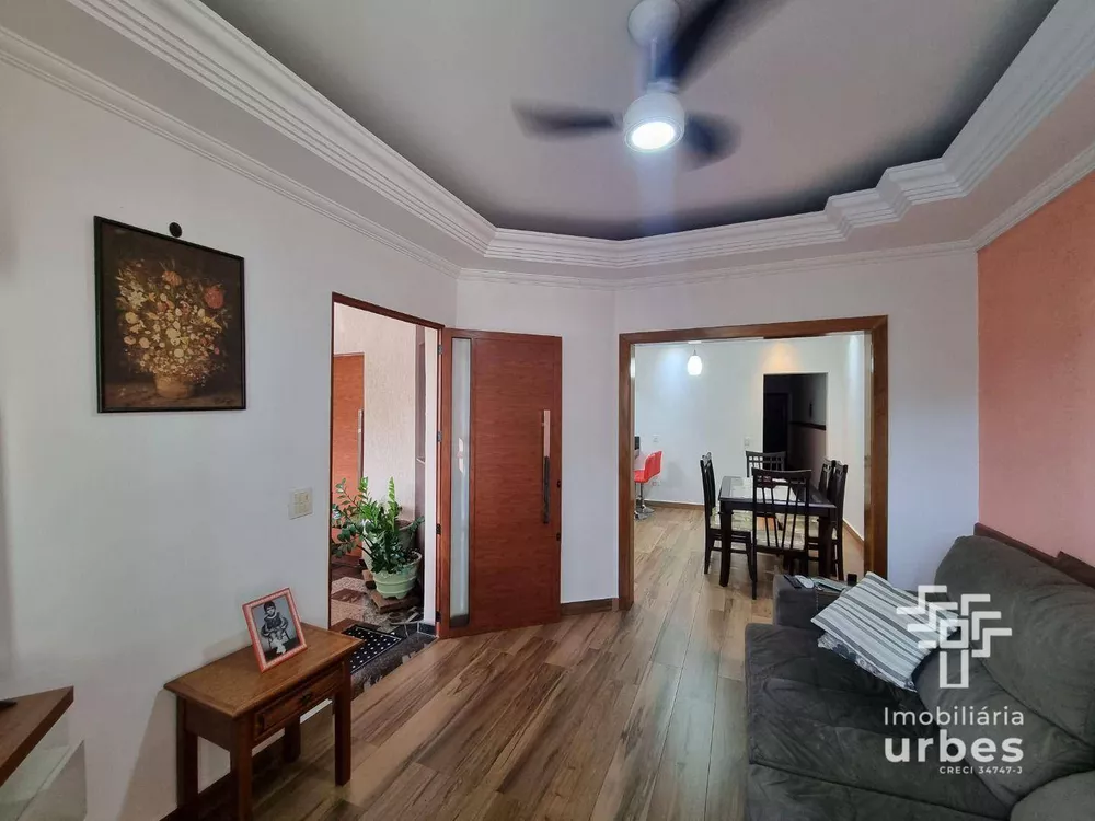 Casa à venda com 3 quartos, 163m² - Foto 4