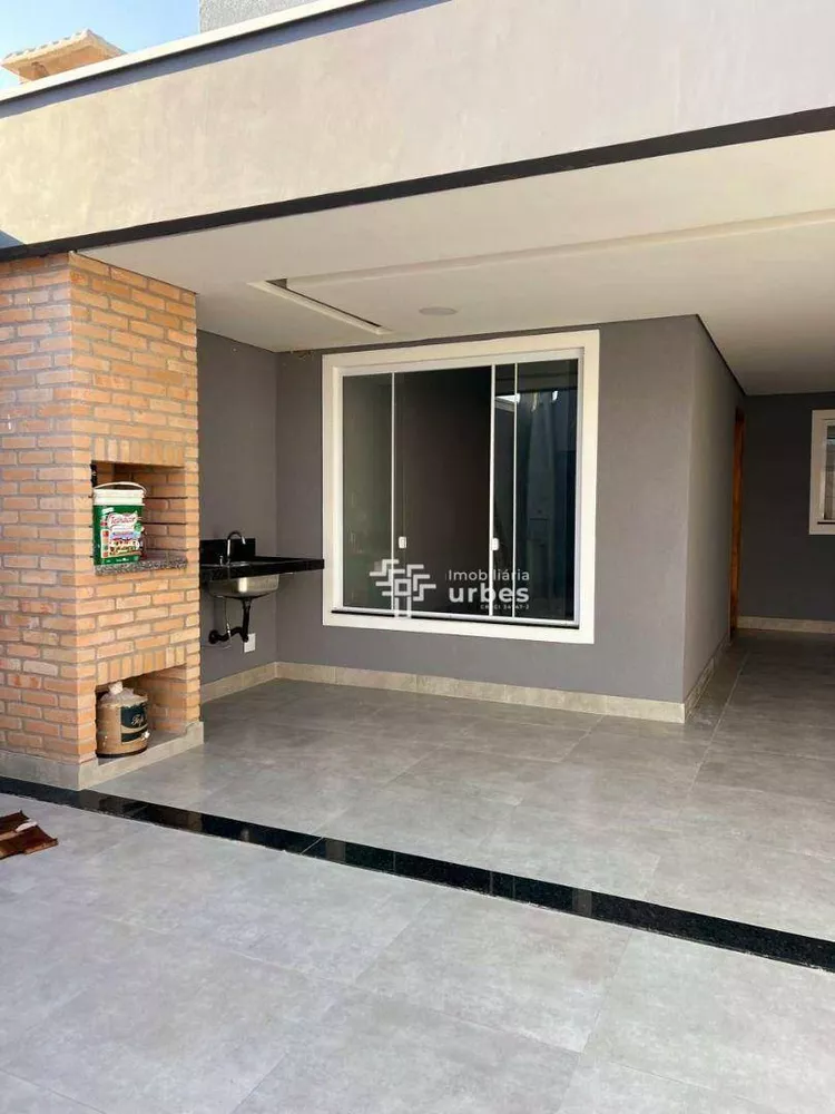 Casa à venda com 3 quartos, 119m² - Foto 2