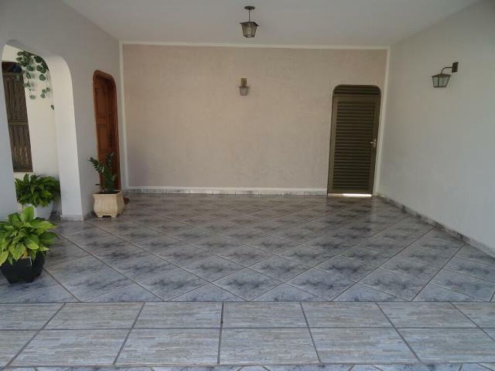 Casa à venda com 3 quartos, 174m² - Foto 1