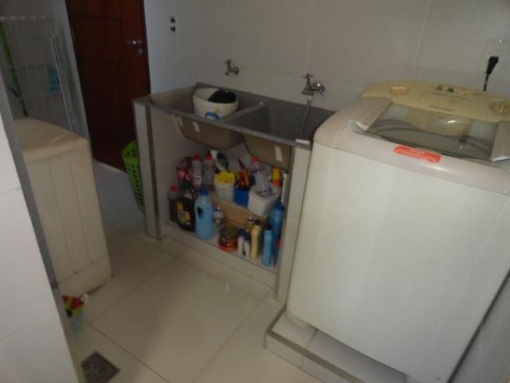 Casa à venda com 3 quartos, 300m² - Foto 16