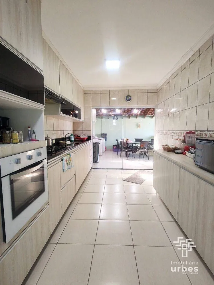 Casa, 3 quartos, 251 m² - Foto 4