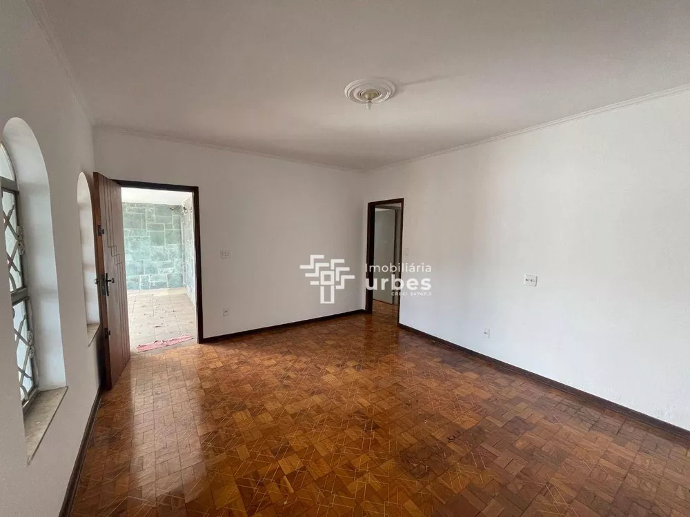 Casa à venda com 3 quartos, 149m² - Foto 3