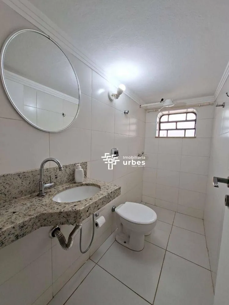 Casa, 3 quartos, 197 m² - Foto 2