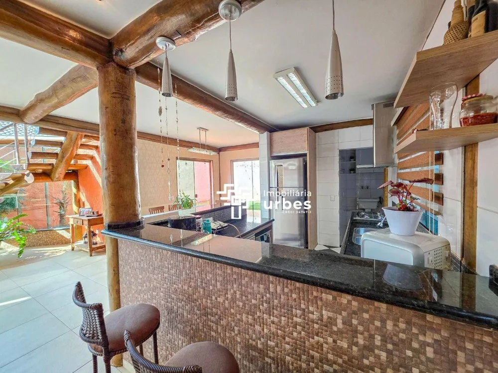 Casa, 3 quartos, 221 m² - Foto 5