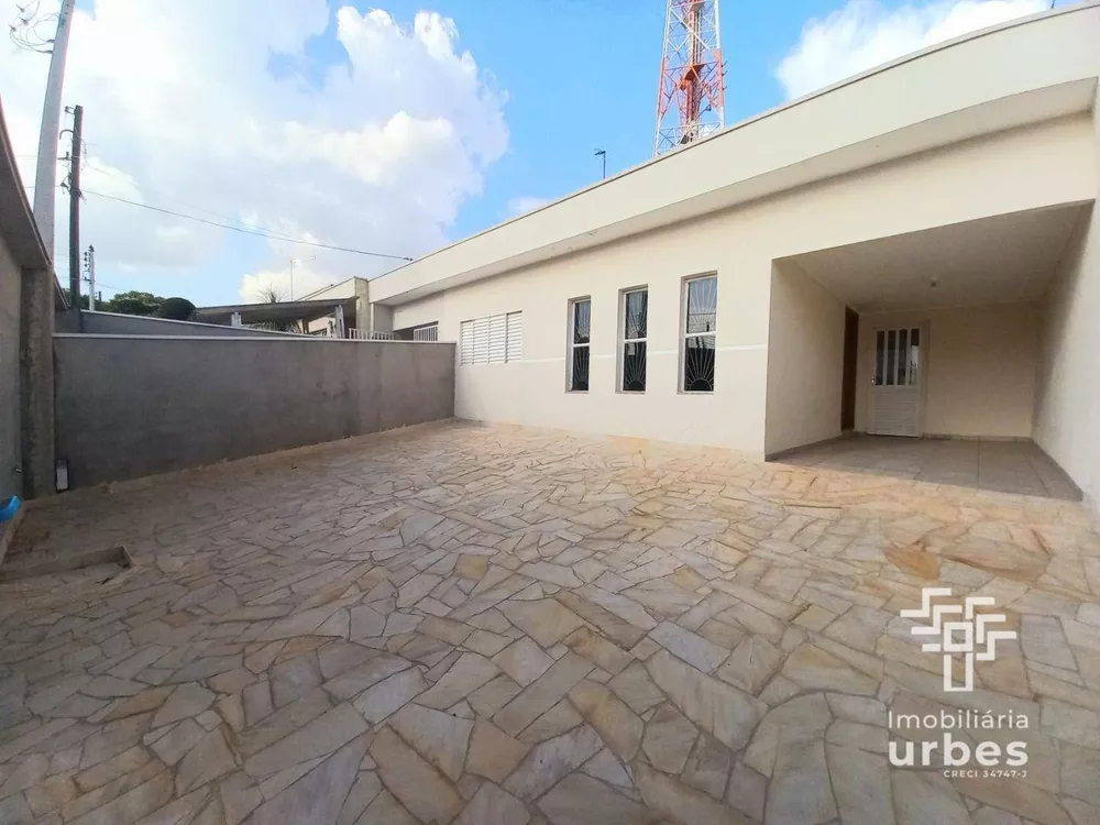 Casa à venda com 3 quartos, 220m² - Foto 1