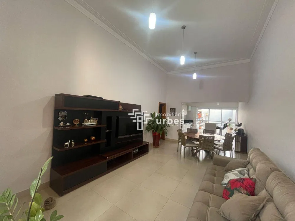 Casa, 3 quartos, 148 m² - Foto 1