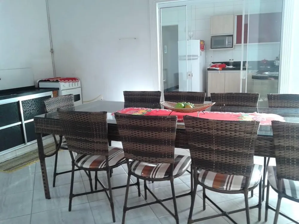 Casa, 3 quartos, 222 m² - Foto 2