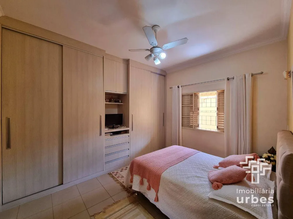 Casa, 4 quartos, 196 m² - Foto 2